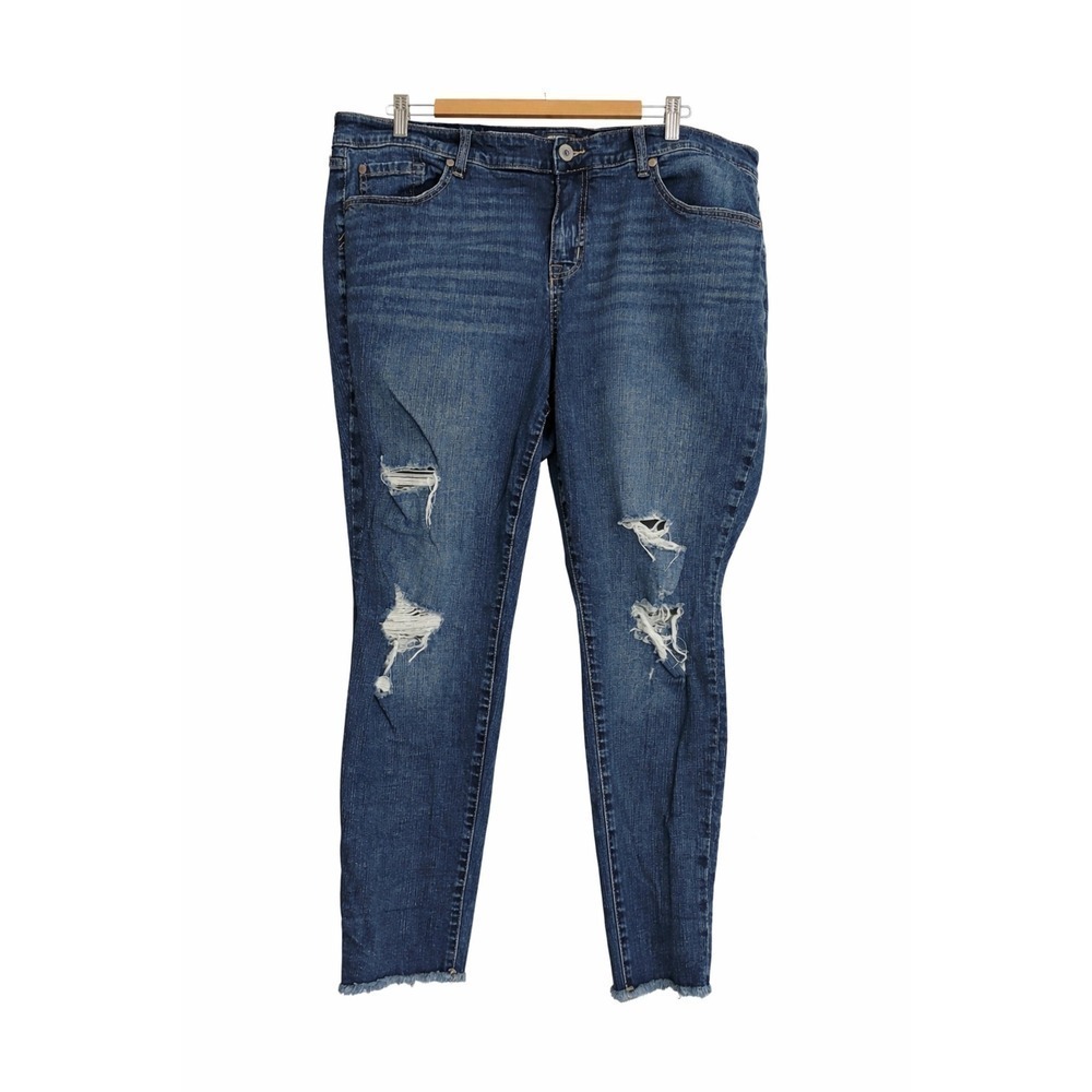 Torrid Distressed Boyfriend Crop Jeans Size 22 Medium Wash Plus Y2K Grunge